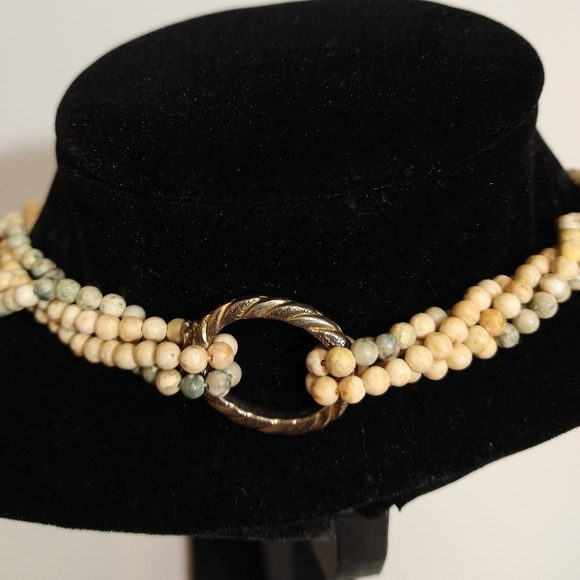 80s Vintage Twist a Bead Necklace Off White and Green - Picture 3 of 3